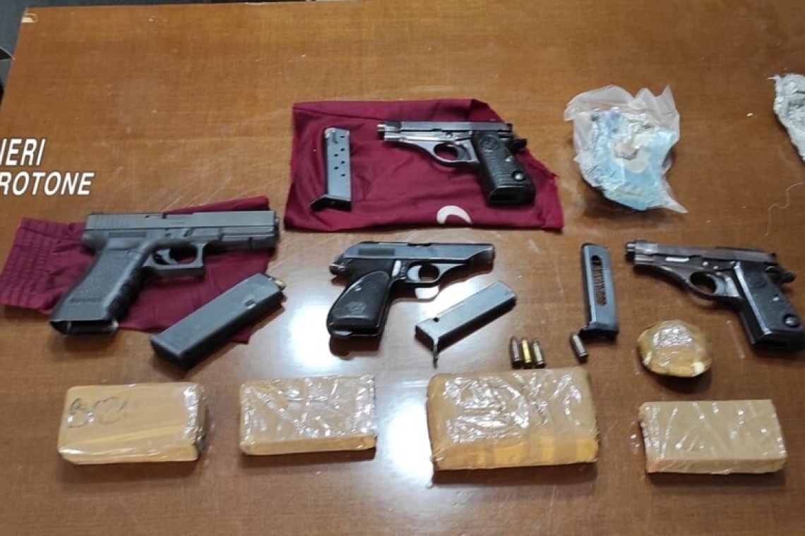 In casa aveva un vero arsenale, arrestato 76enne