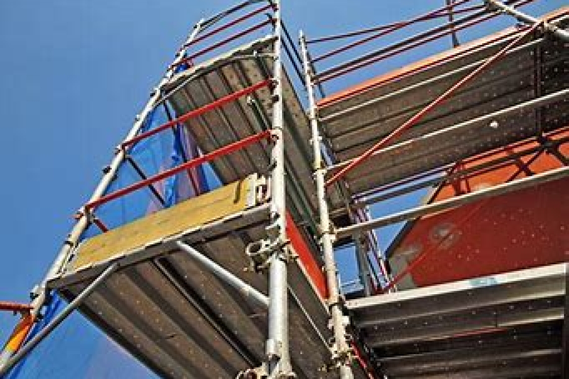 Un operaio 53enne, colto da malore muore sull'impalcatura