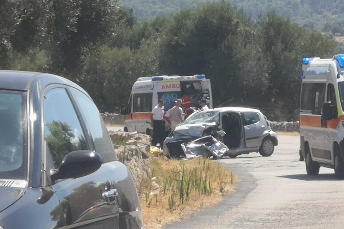Grave incidente stradale  tra auto nel Brindisino, un morto e quattro feriti