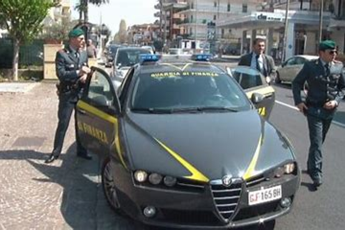 Il Primo Cittadino di Monopoli indagato per corruzione e abuso ufficio