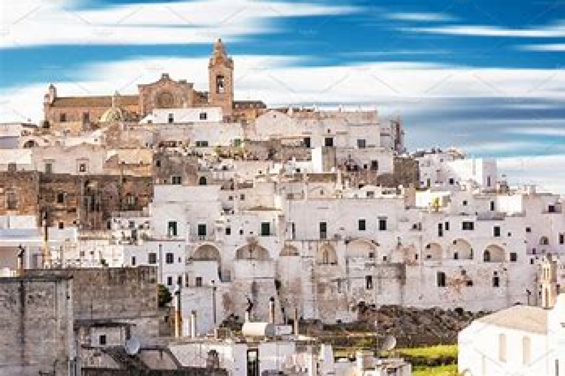 Una turista 16enne denuncia di aver subito violenza sessuale nel Brindisino