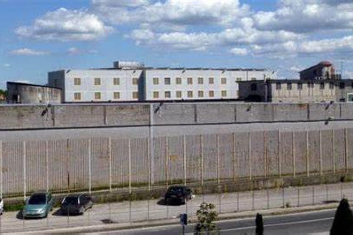Ariano Irpino, agente della penitenziaria schiaffeggiato da un detenuto