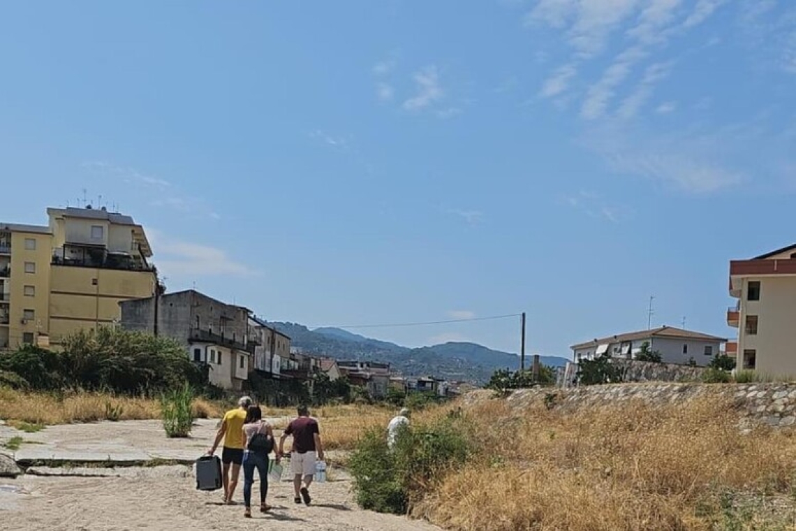 Vivevano sotto ad un ponte, interviene il Comune di Corigliano Rossano