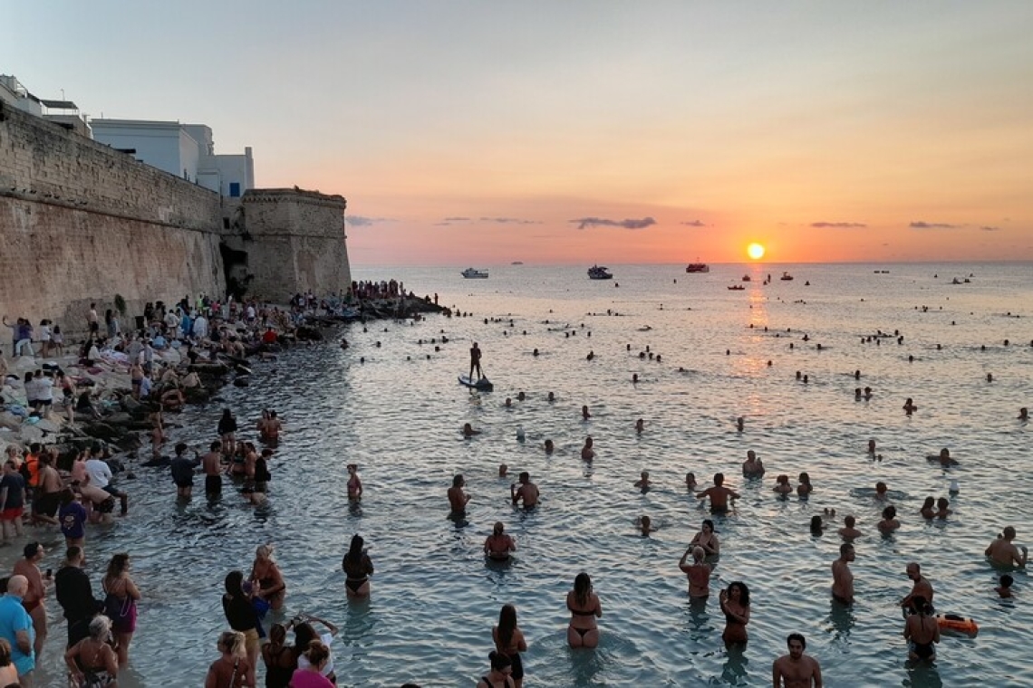 Tuffo nella tradizione a Monopoli con Alba di Note