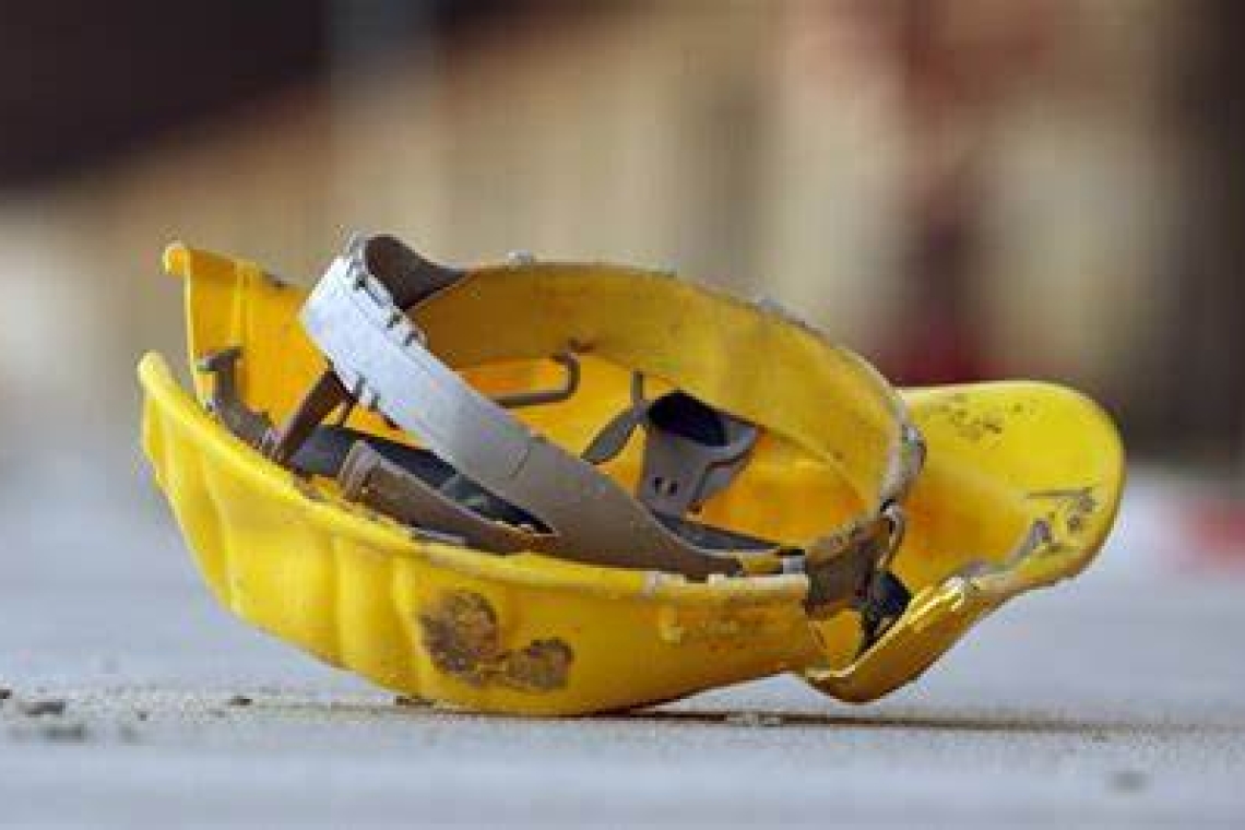 Precipita dal tetto, muore un operaio in provincia di Napoli