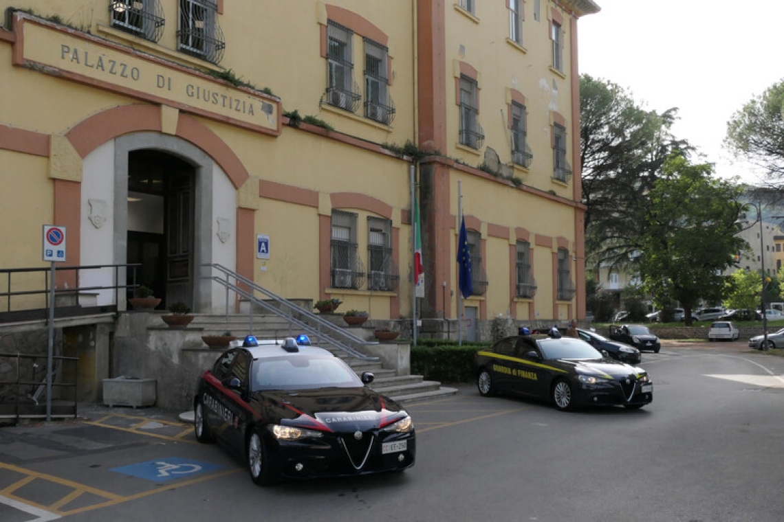 Chiedeva sesso ed in cambio evitava lo sfratto, arrestato ufficiale giudiziario