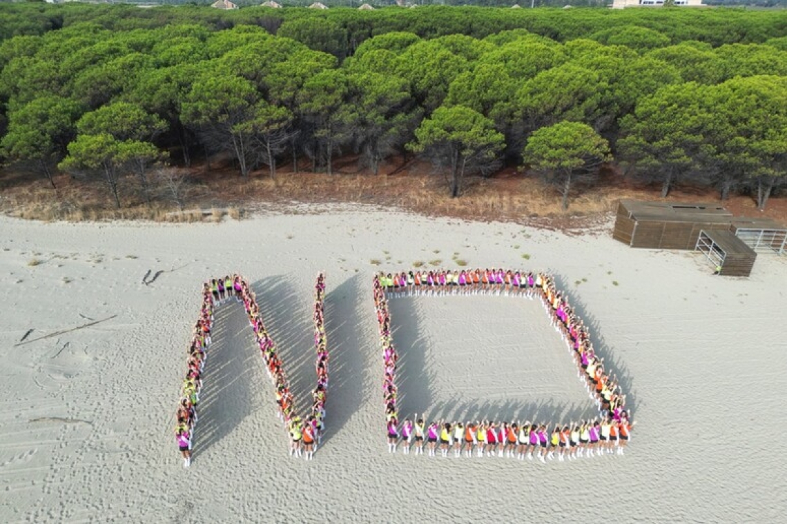 Flash mob delle aspiranti “Miss Italia” contro la violenza sulle donne