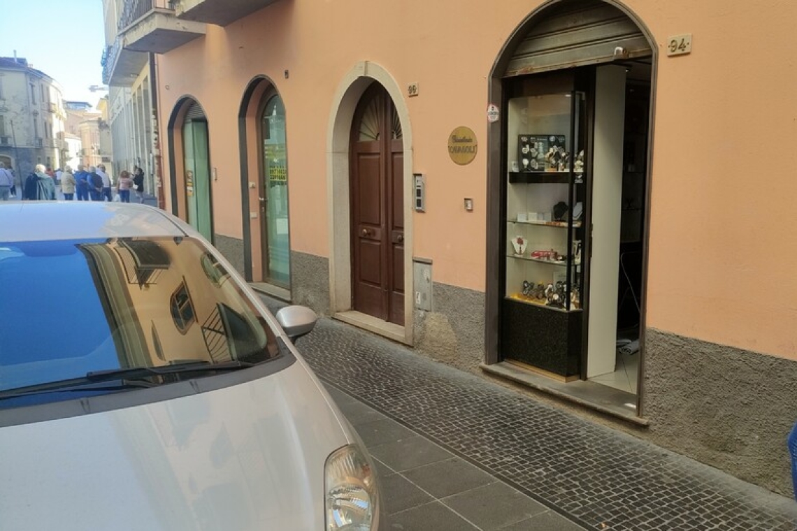 Rapinata una gioielleria nel centro storico di Potenza