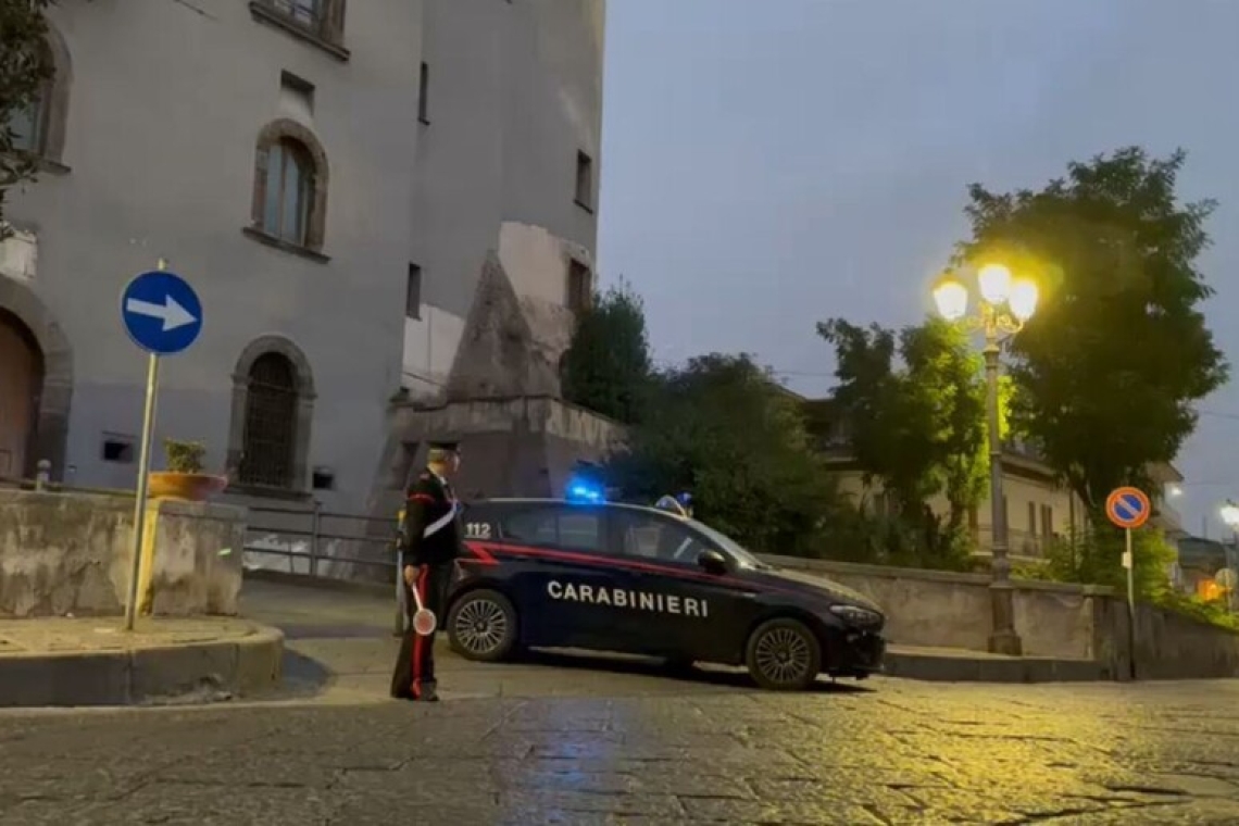 Arrestate 18 persone per infiltrazioni dei clan nel Comune di Caivano