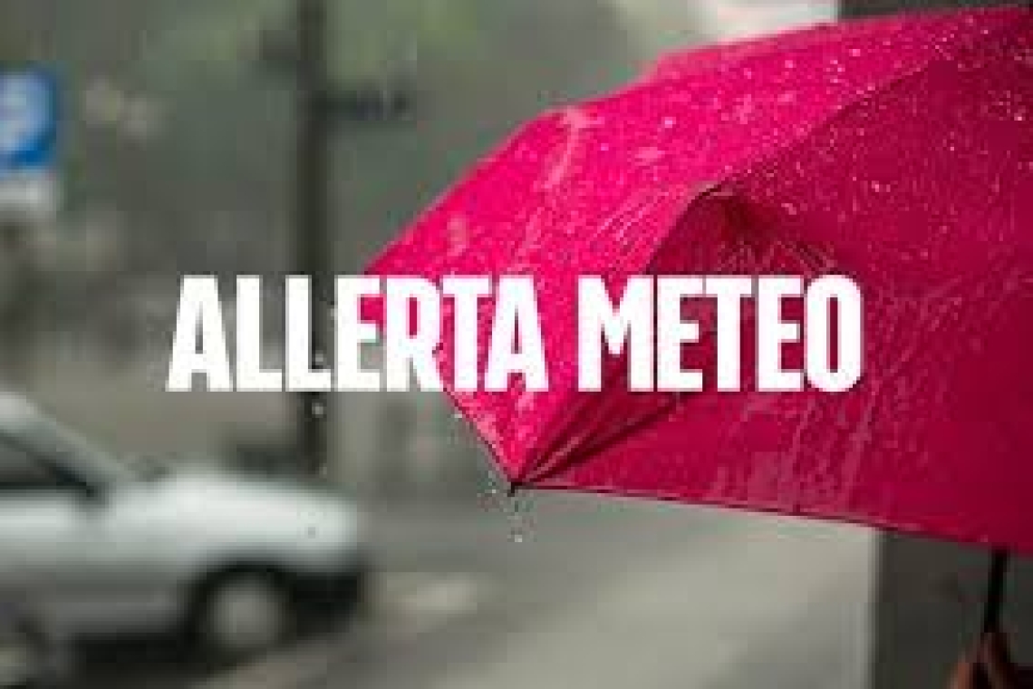 Domani scuole e parchi chiusi nel Napoletano, allerta meteo