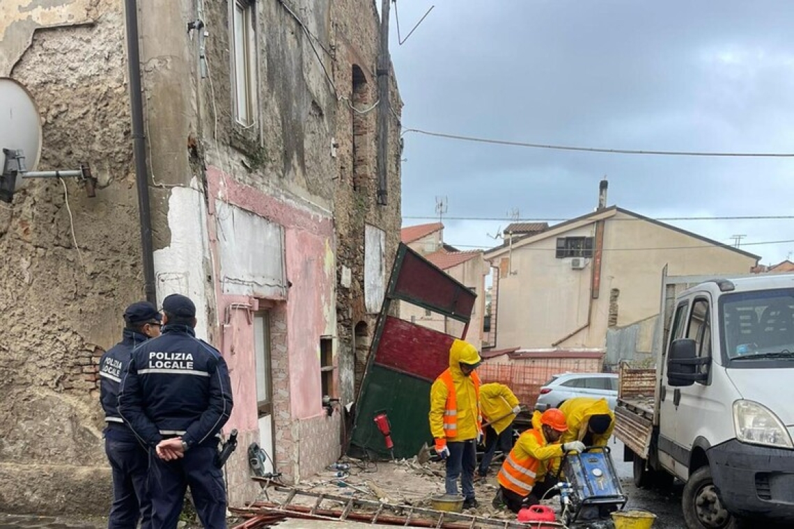 Demolito a Vibo Valentia il chiosco della famiglia del pentito Andrea Mantella