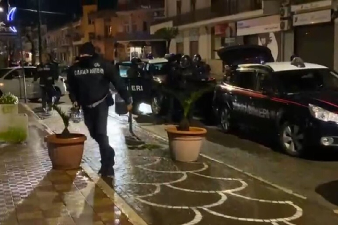 Arrestato un boss latitante scovato in una villetta del Salernitano