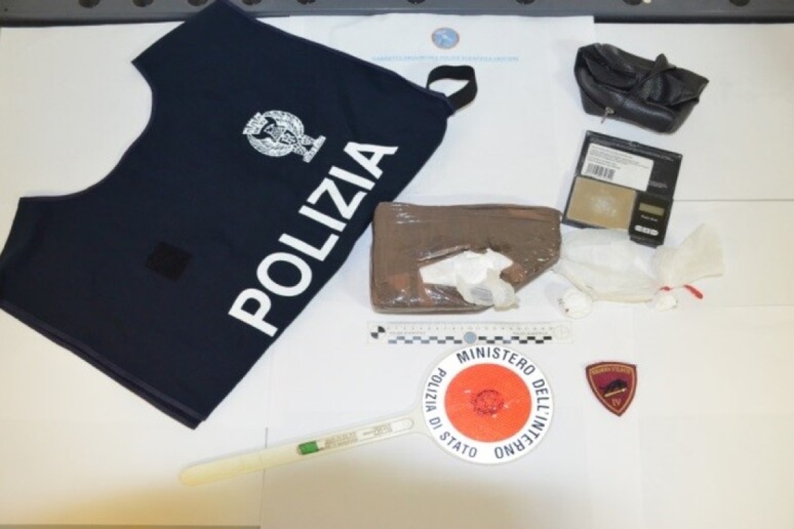 Sequestrato un chilo di cocaina e 2 arresti dalla Polizia a Crotone 