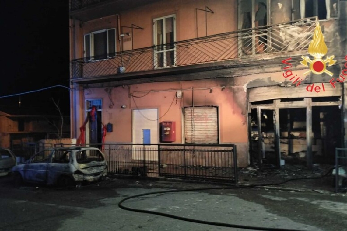 L’incendio all’ufficio postale poteva causare una strage, un fermo