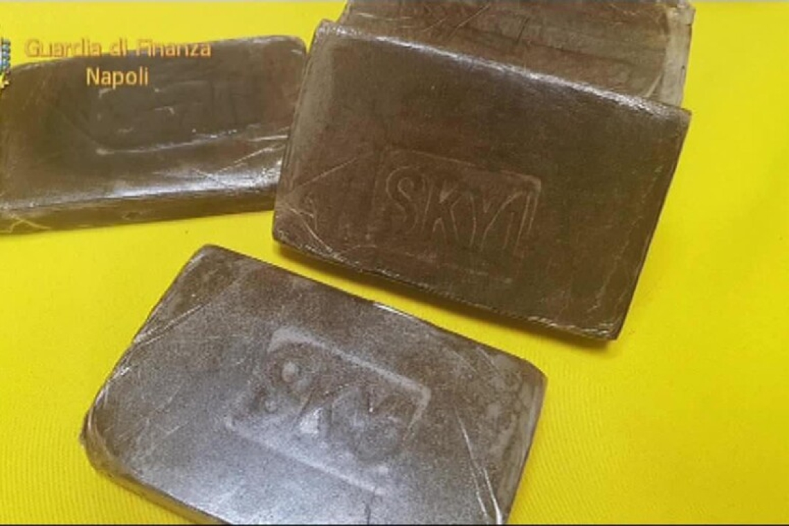 Sequestrati a Napoli oltre 2 milioni di euro di hashish 