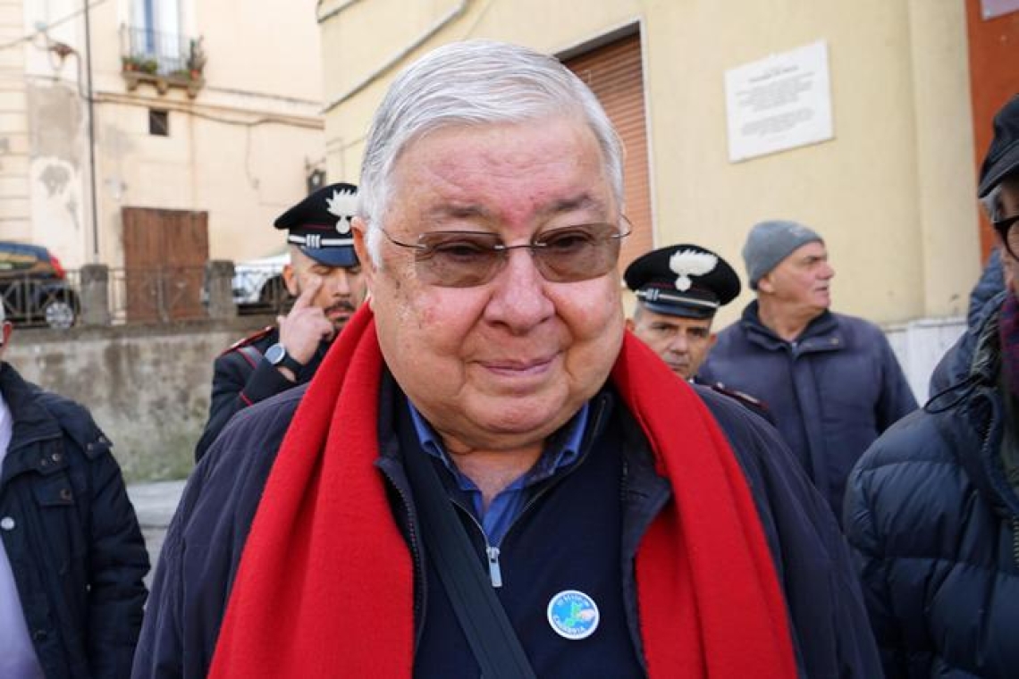 Colpi di arma da fuoco contro un magazzino del Gruppo Callipo: 'Non mi fermo'