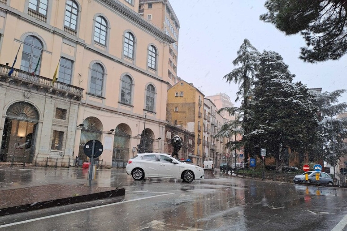 Nevica in Basilicata, oggi resteranno chiuse le scuole a Potenza