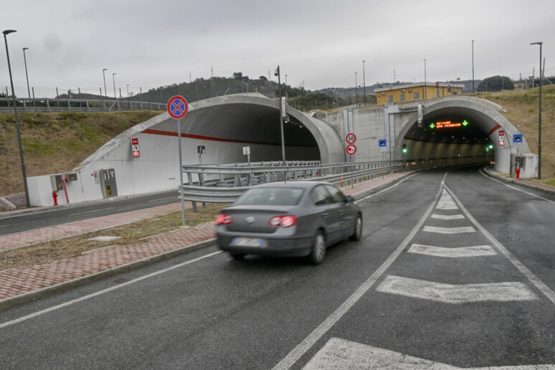 Vincenzo De Luca, l’apertura del tunnel di Pozzuoli è motivo di speranza per noi e per Italia