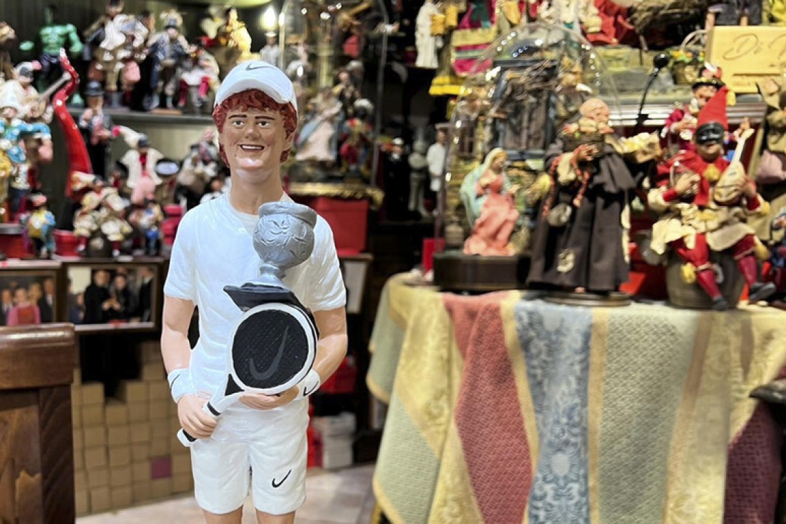 Jannik Sinner vince anche sul presepe napoletano