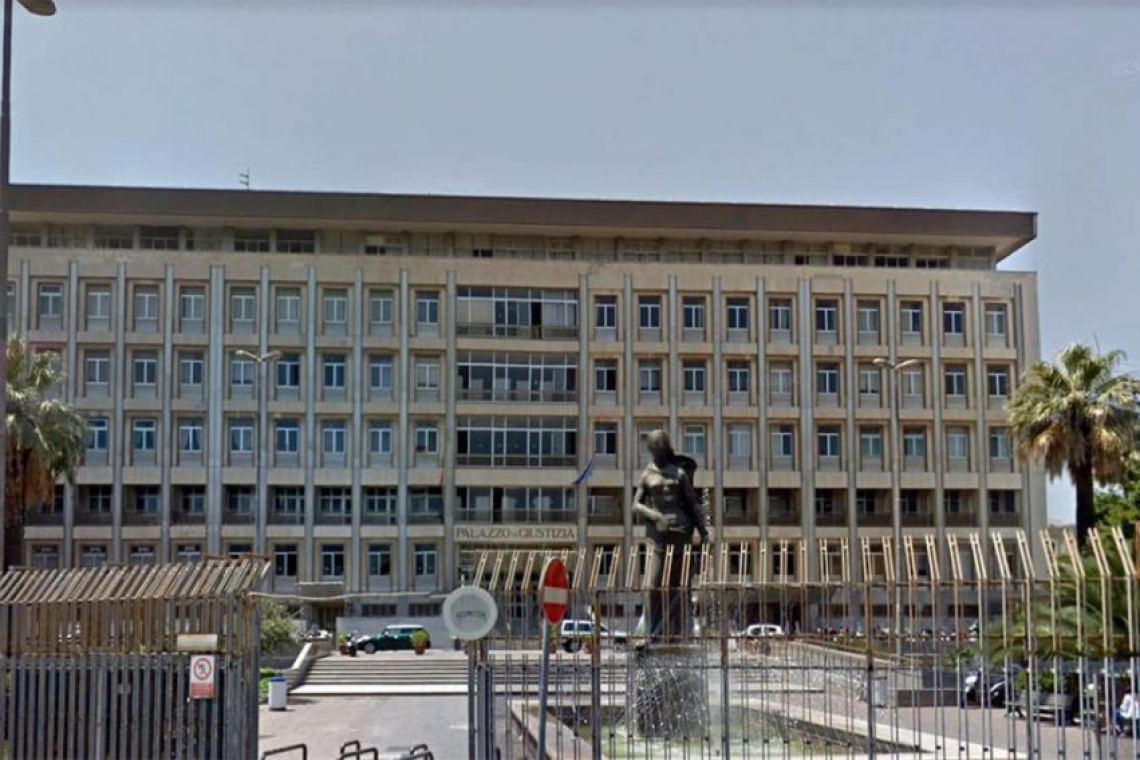 Soldi per farmaci oncologici, condanna ridotta ad un medico 