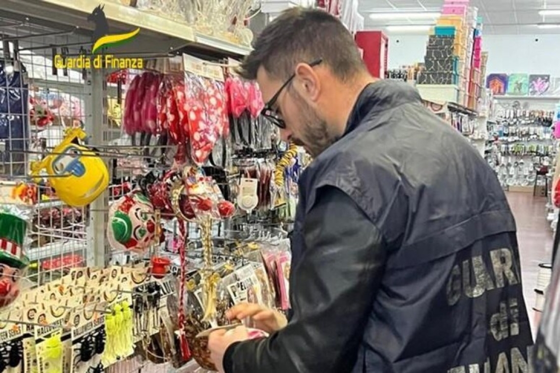 Oltre 320mila prodotti per carnevale non sicuri sequestrati dalla GdF