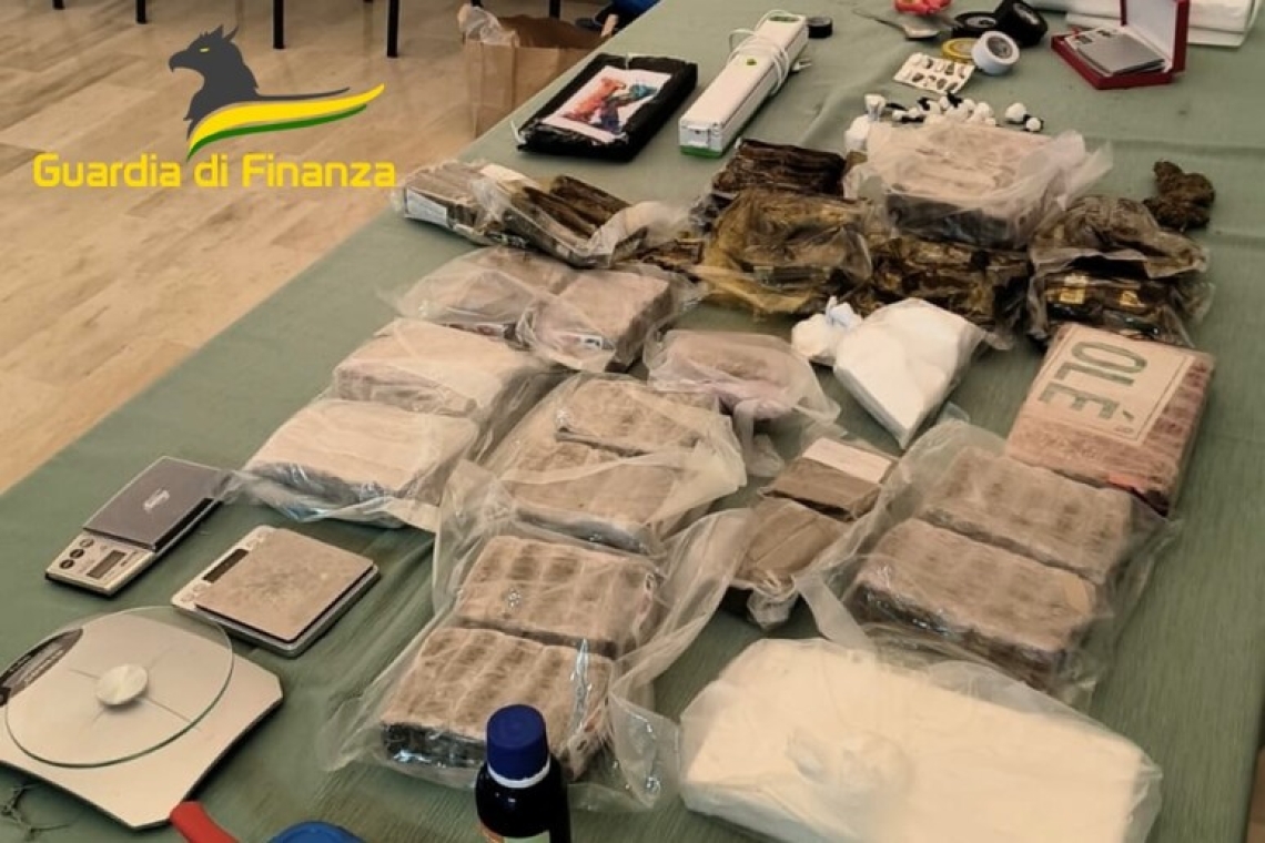 Oltre 15 chili di droga sequestrati, pari a circa 75 mila dosi