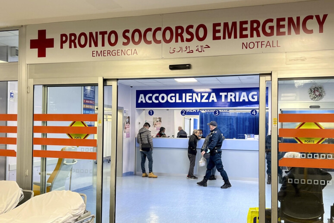 Nuovo incidente in Via Aniello Falcone a Napoli: ragazza precipita nello stesso punto dove morì un coetaneo