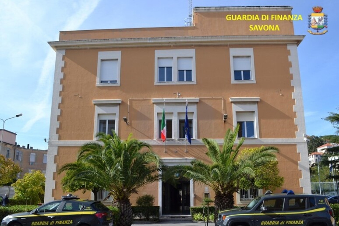 Arrestato giovane crotonese per truffa online da 80.000 euro tra Crotone e Savona