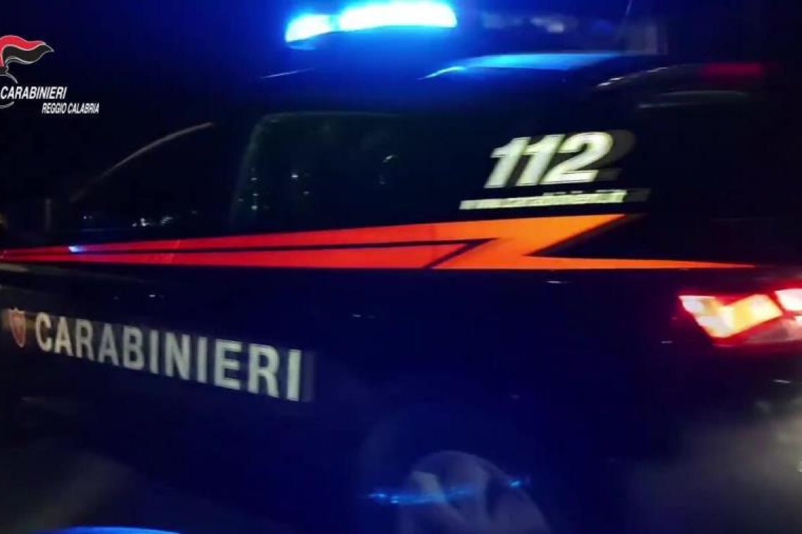Padre allontanato per maltrattamenti: denuncia della figlia di 20 anni nel reggino