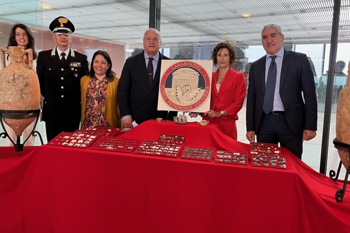 Carabinieri recuperano e restituiscono reperti archeologici a Reggio Calabria
