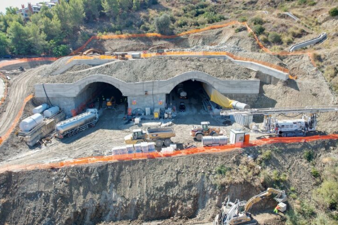 Avanzamento dei lavori nella galleria di Roseto: un passo cruciale verso il collegamento delle autostrade A14 e A2