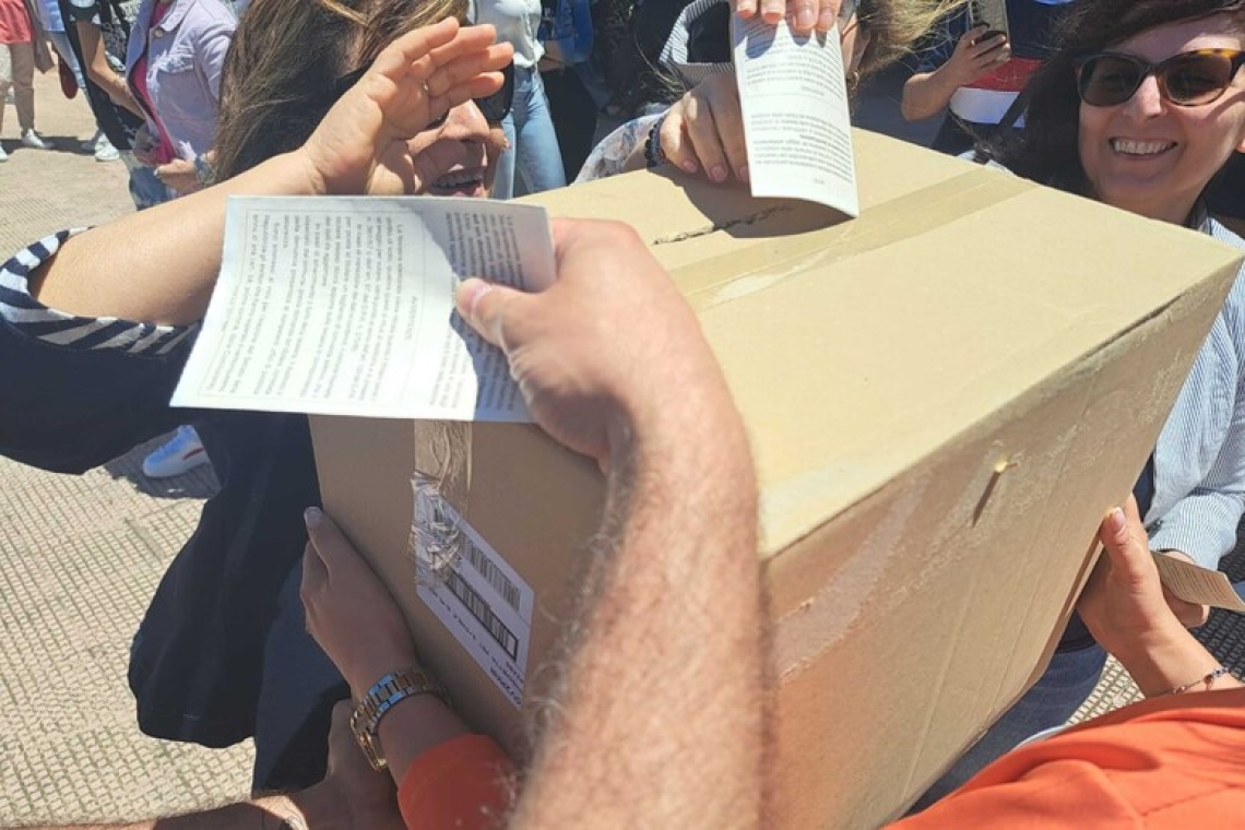 Protesta dei Dipendenti della Società "Abramo": "Non Andremo a Votare"