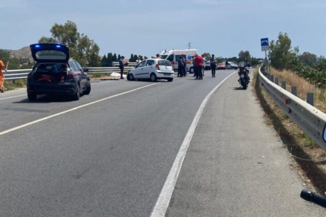 Tragico incidente stradale sulla Statale 106: muore giovane finanziere