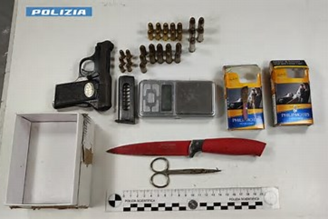 Cosenza: Arma clandestina, munizioni e hashish in un appartamento. Un arresto