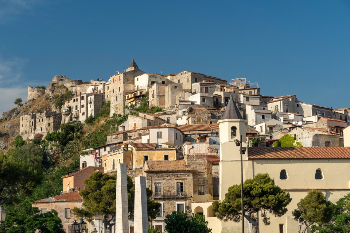 Cresce l'interesse degli stranieri per le case in Calabria: +25,89% nel 2024