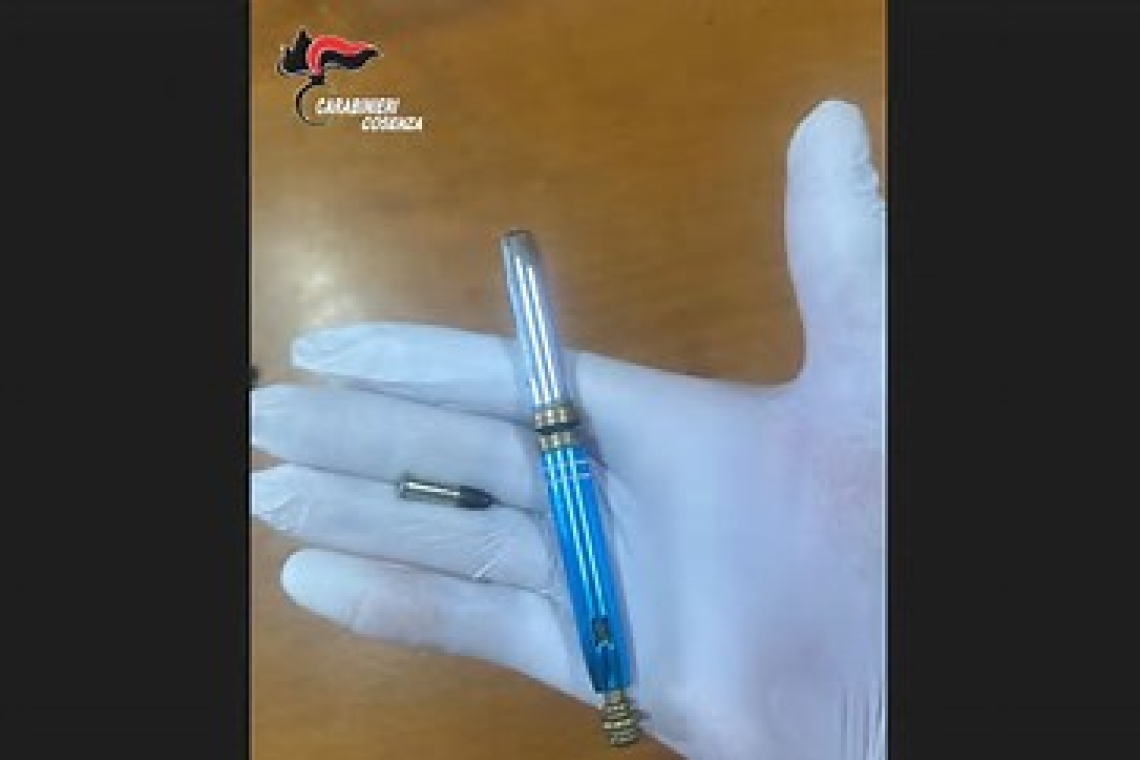 Arrestato a Cetraro un 34enne: trovata in casa un'arma a forma di penna