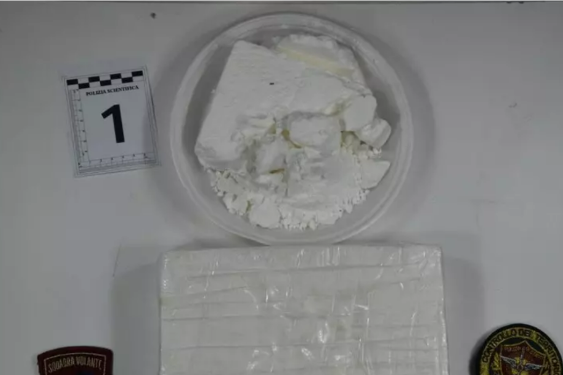 Cosenza, fermati con 1,6 kg di cocaina pura: due arresti